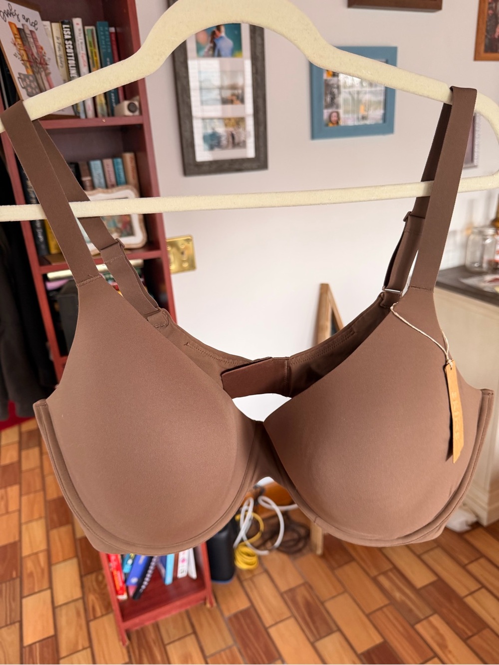 SKIMS Smooth Molded T-Shirt Bra in Brown
